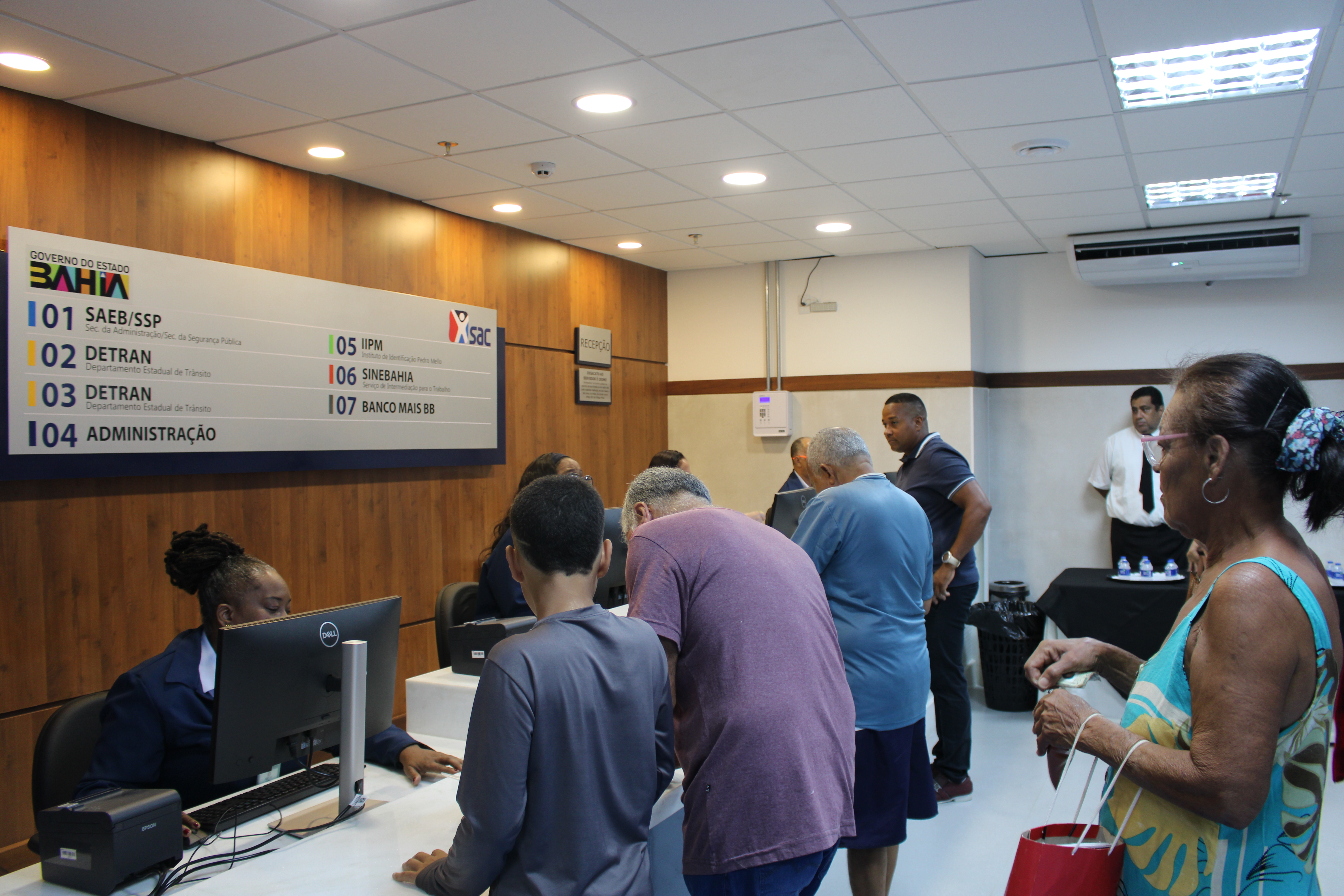 Postos SAC Feira II e Juazeiro realizam atendimento especial para RG neste sábado (18)